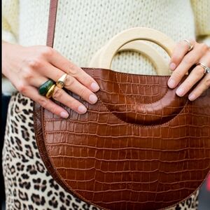 Sezanne Ama leather croco purse